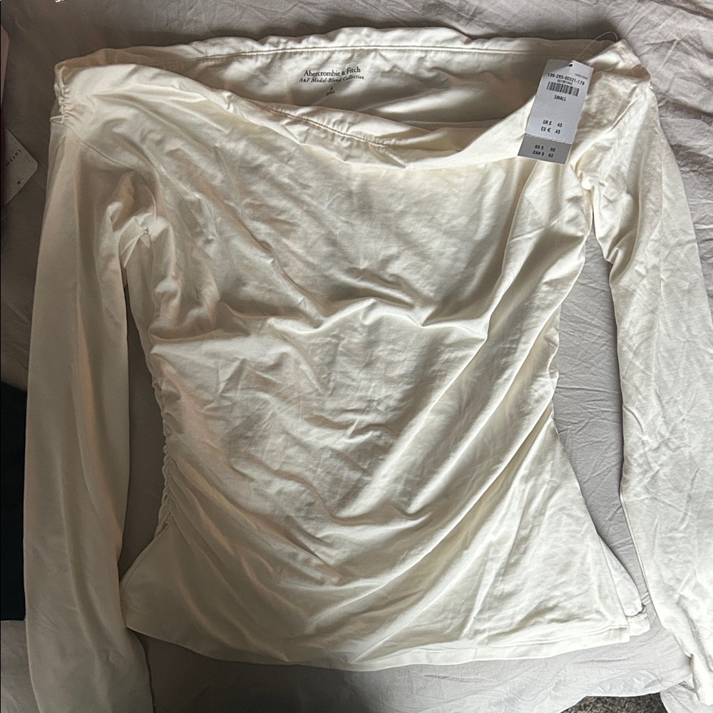 Abercrombie & Fitch Cream Off The Shoulder Top